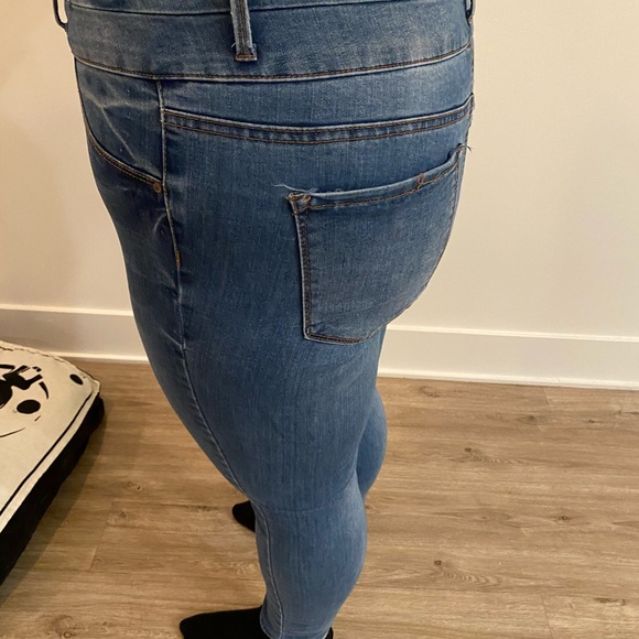 Buttonfly 2 button high waist jeans - Picture 2 of 4